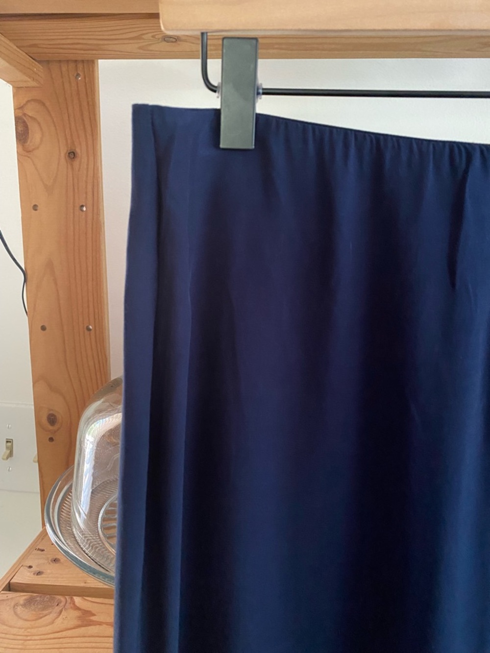 Tuckernuck Navy Blue Viscose Charmeuse Moore Wide Leg Pant Medium - Picture 9 of 15